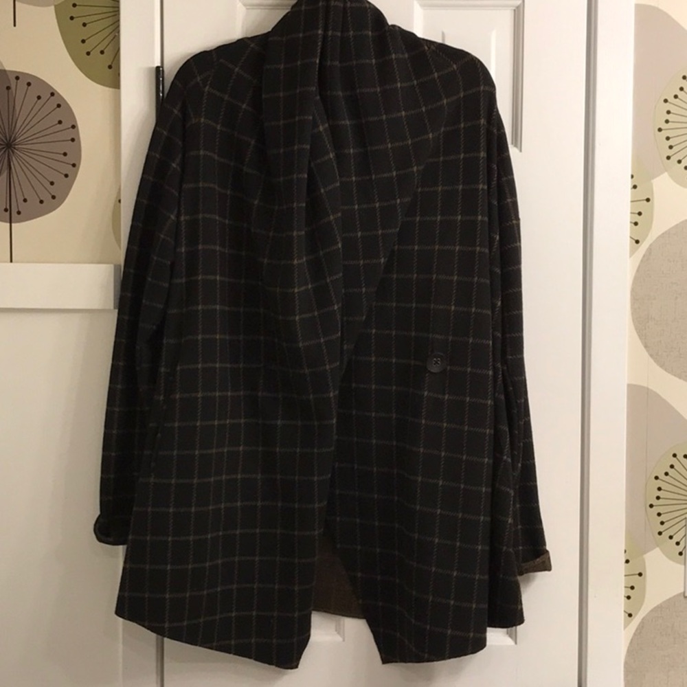 Light weight coat / top